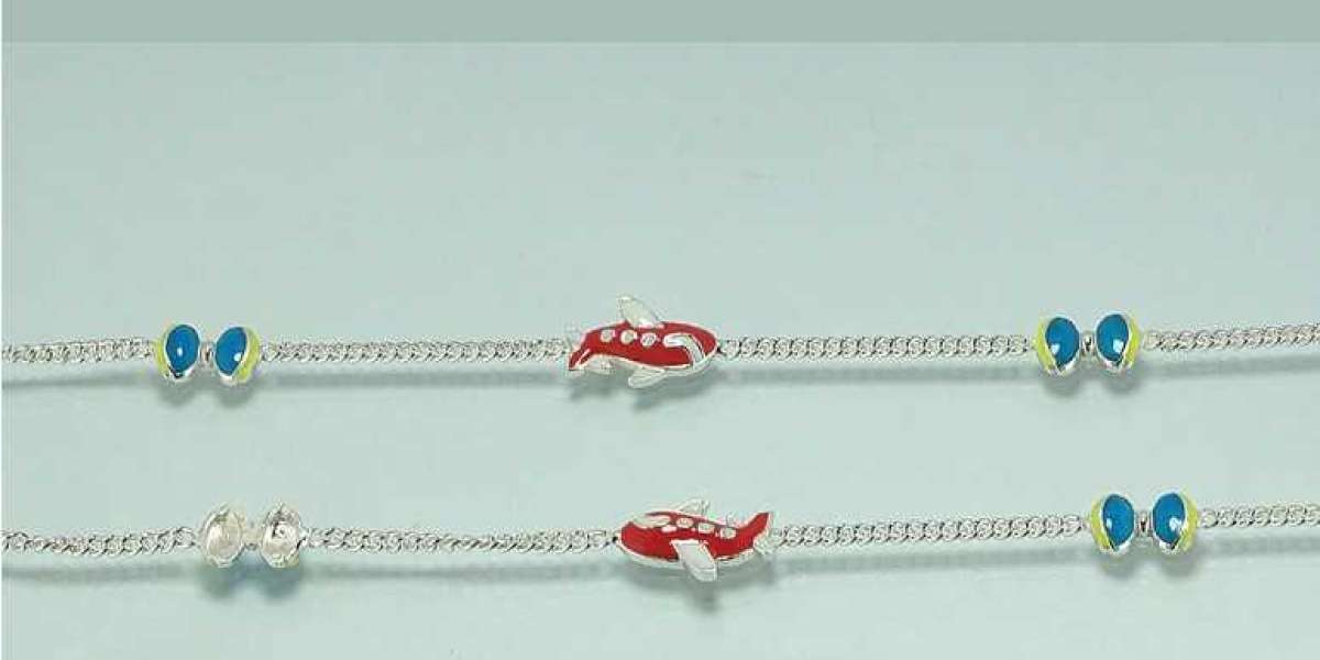 Little Feet, Big Style: silver anklets for kids