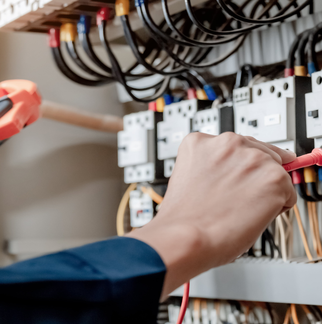 How to Look for Professional Electrical Contractors Near Me? | by Foxandfalconelectric | Nov, 2024 | Medium